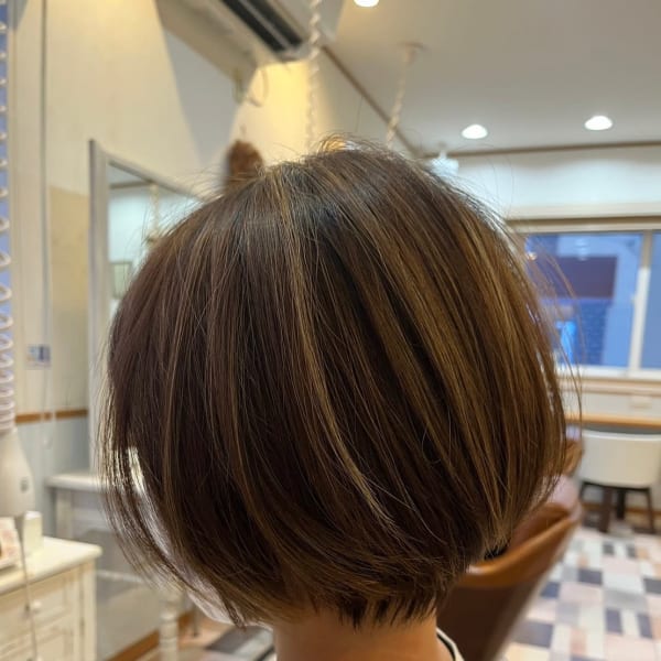 ショートボブ