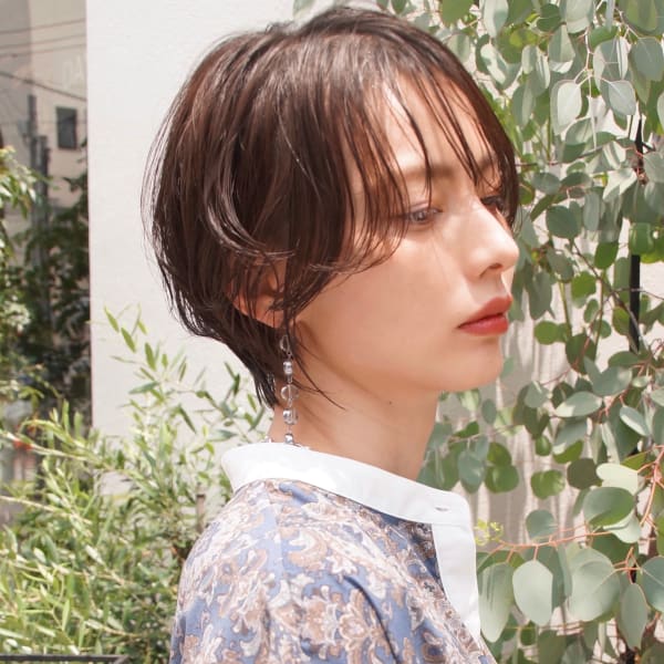 柔らかさと丸みのある抜け感ショート