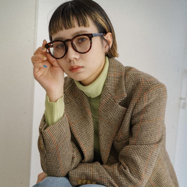 ぱつっとオン眉ワイドバング切りっぱなし外ハネミニボブスタイル