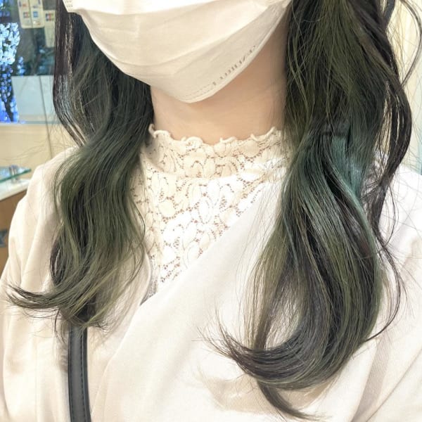 緑インナーカラー　オリーブカラー