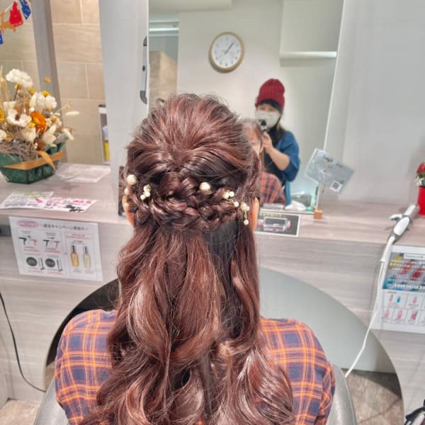 ゆるふわウェーブ♪10代20代卒業式ハーフアップベージュ