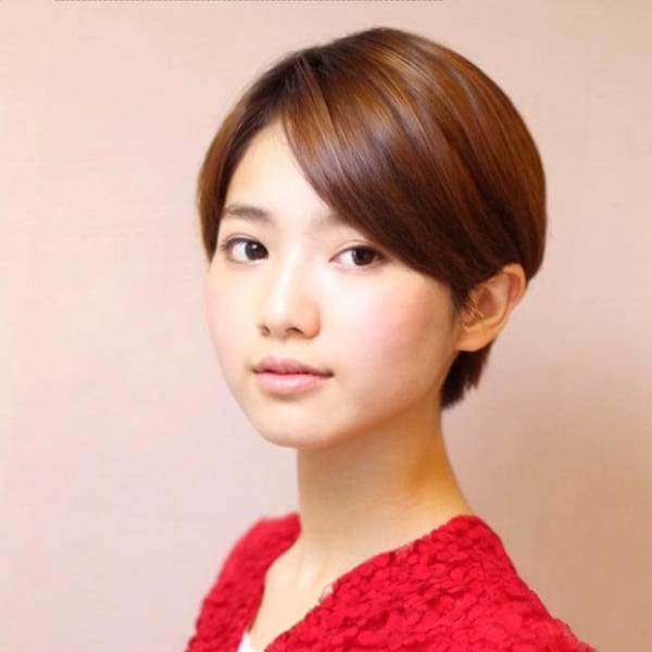 大人かわいい耳掛け丸みショート