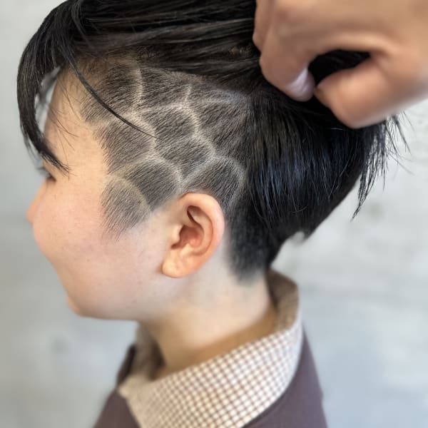 刈り上げ女子/バリアート