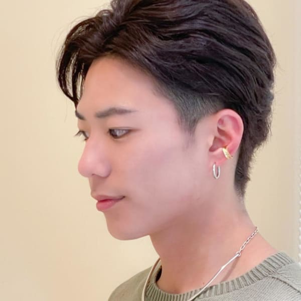 BERRYアッシュブラックツーブロックカルマパーマ