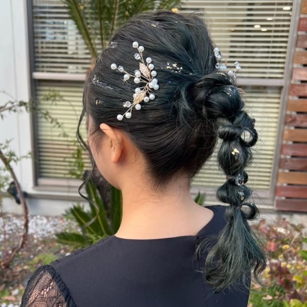 お呼ばれアレンジ　編み込みポニー　結婚式アレンジ
