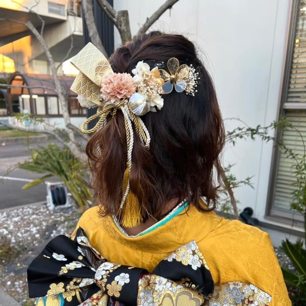 ハーフアップ 和装ヘアアレンジ 巻き髪アレンジ