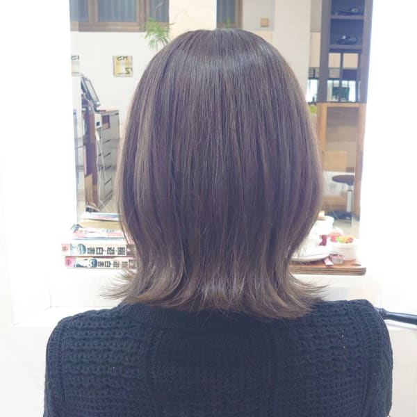 セミロングヘアスタイル