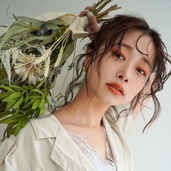 ミルクティーブラウンくせ毛風レイヤーロング20代30代40代