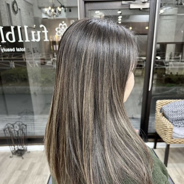 ハイライトグレージュカラー