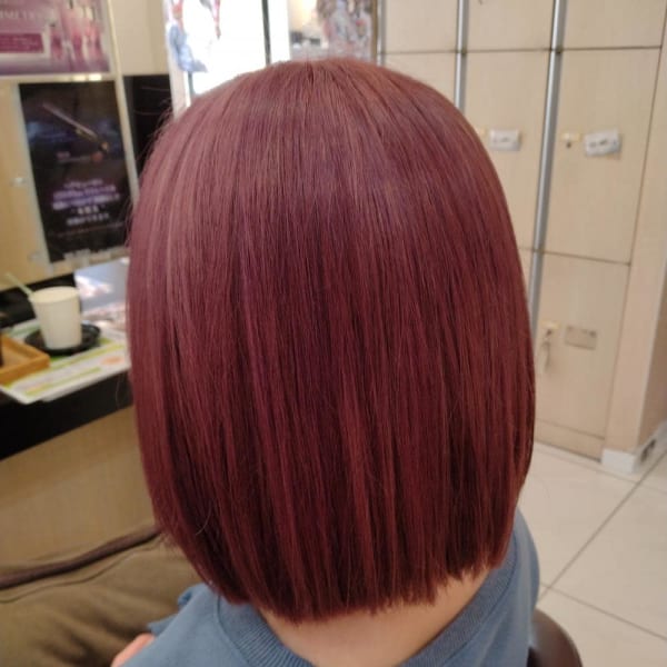 くびレイヤーエモージュ前髪マチルダボブインナーグレージュ