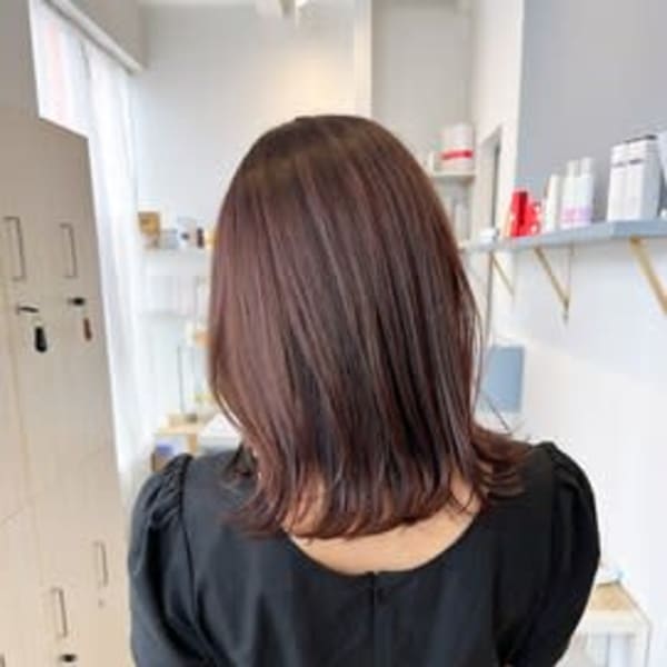 20代30代40代小顔ミディアム外ハネミディピンクベージュ