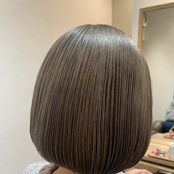 グレージュミニボブ