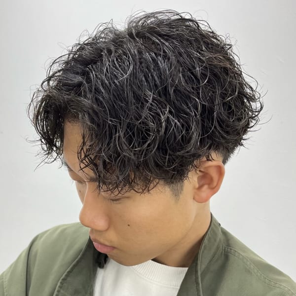 センターパート 波巻きツイストスパイラルパーマ