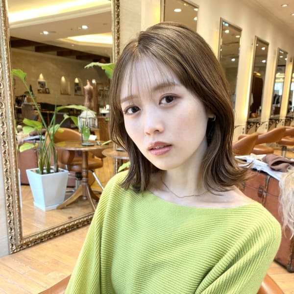 くびレイヤー/シースルーバング/ベージュ