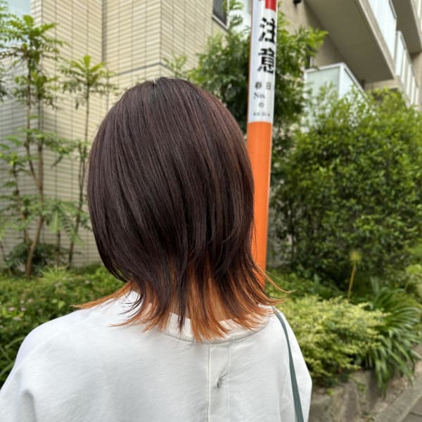 『オレンジ×ウルフカット』