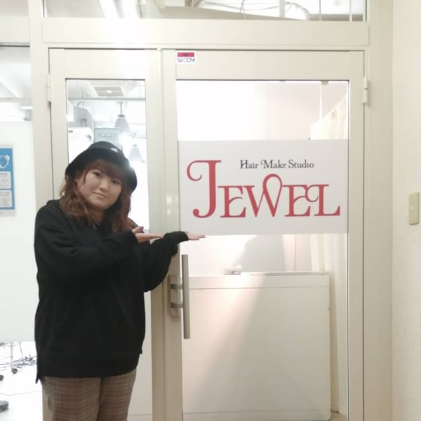 hair make studio JEWEL【ヘアメイクスタジオ ジュエル】のスタッフ紹介。松倉 麻緒