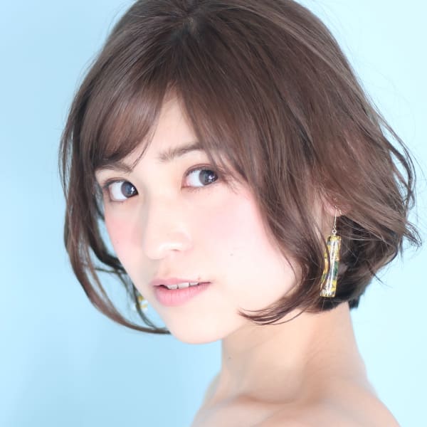 大人小顔美髪イメチェンピンクブラウン切りっぱなしボブ