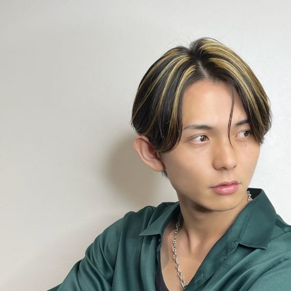 ツイストスパイラル波打ちスパイラルセンターパート刈り上げ束感