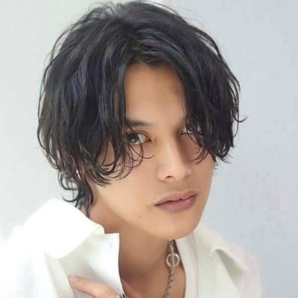 センターパートウルフ緩めツイストスパイラル