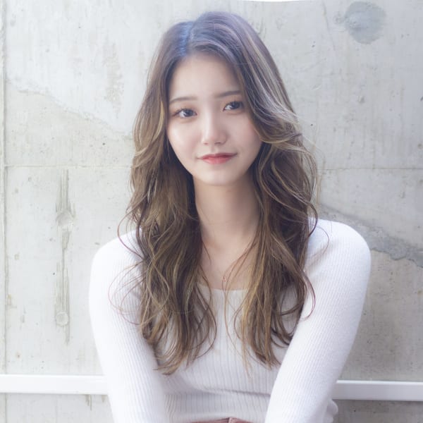 大人気エアリーロング 顔周りカット