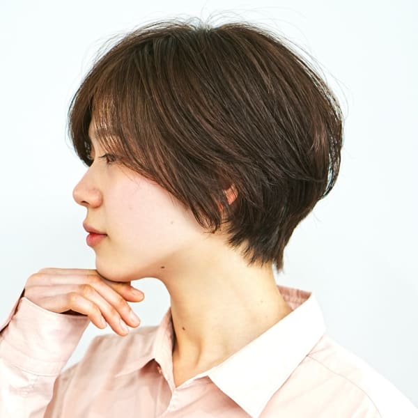 くびれが可愛い大人ショート