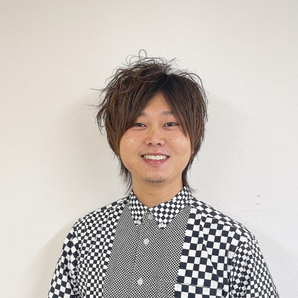HAIR&MAKE EARTH 長崎大村店【ヘアアンドメイクアース ナガサキオオムラテン】のスタッフ紹介。町田尚斗