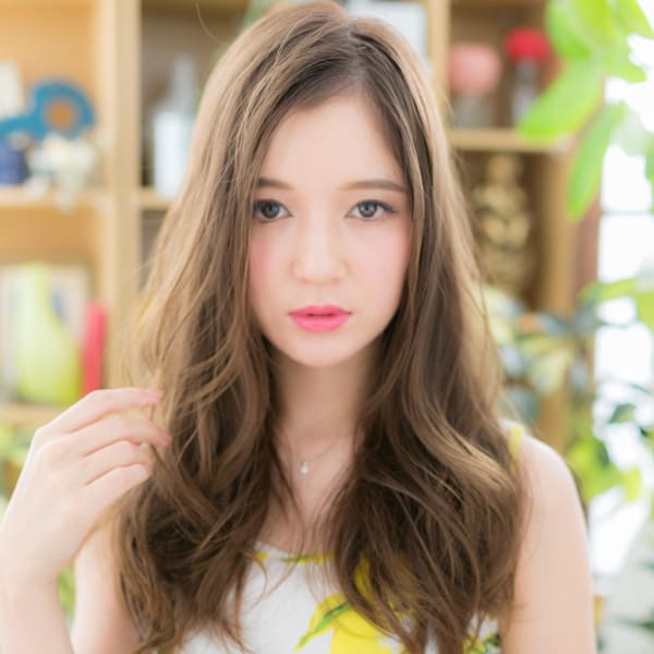 大人ハイライト外国人風小顔流れるレイヤー　レイヤーロング