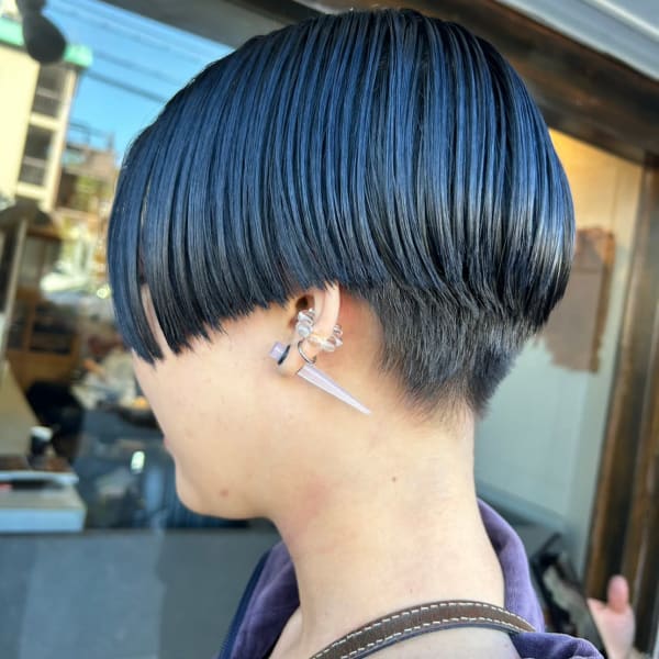 部分ブリーチで作る！オシャレブルーブラック！