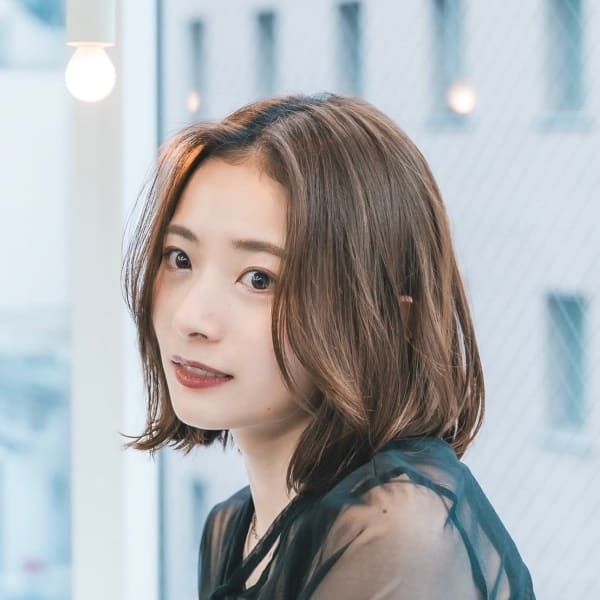 愛されミディくせ⽑⾵カー ルココアベージュ20代30 代40|ART HAIR UP-PU