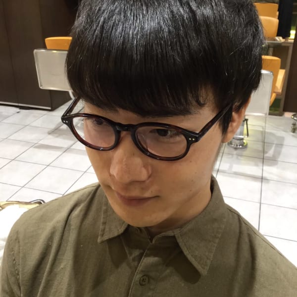 重め前髪マッシュショート