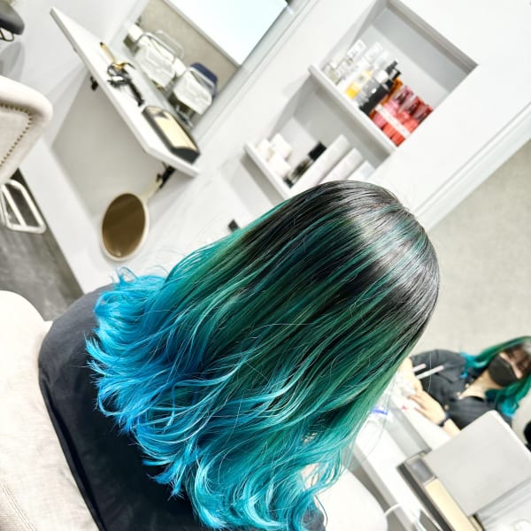 ターコイズバレイヤージュ