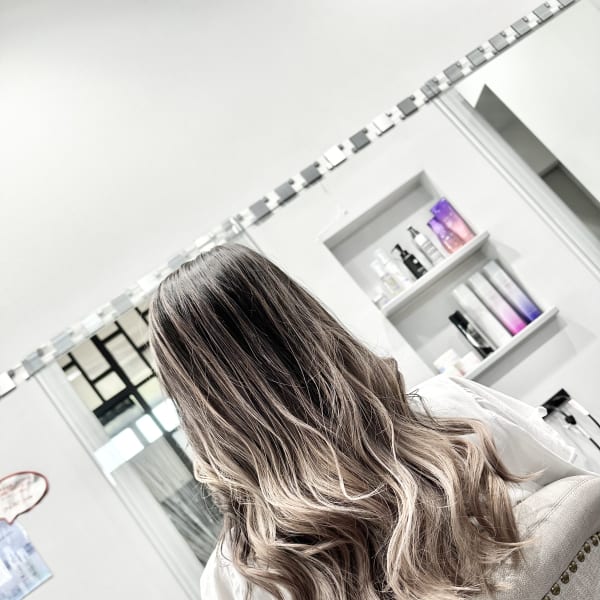 シルバーベージュバレイヤージュ