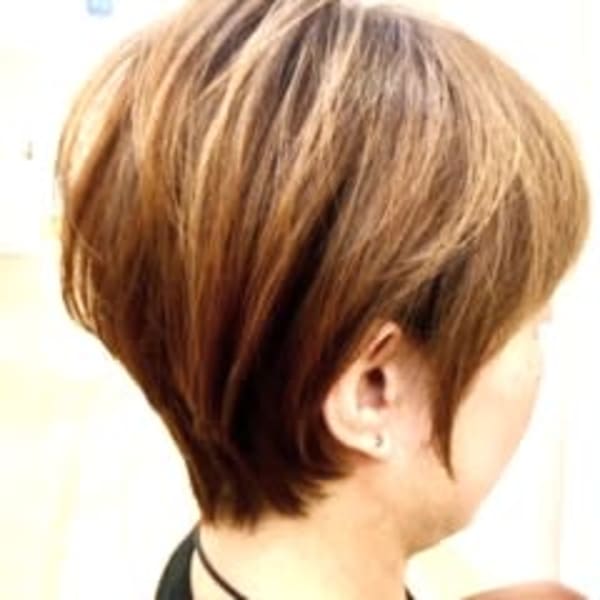 ツーセクション×前下がりショートボブ|reve by first 岩切店