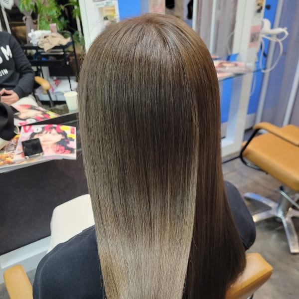 カーキグレージュ|coiffeur SOLEIL