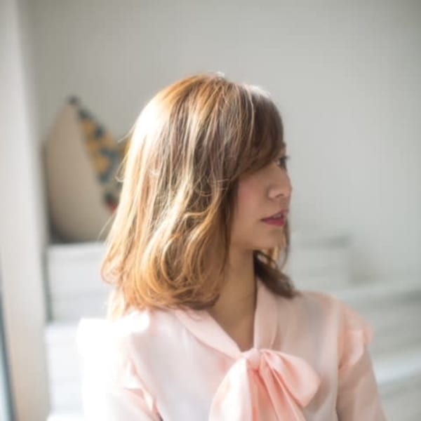 ミルクティーアッシュツヤ髪ワンカールロブ