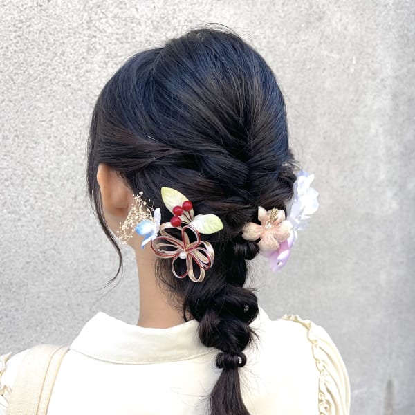 卒業式ヘアセット 黒髪あみおろしスタイル