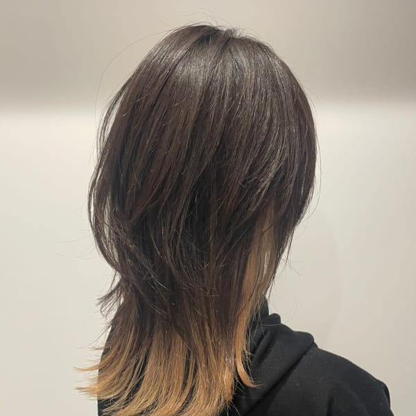 ウルフカット インナーカラー グレージュ×イエローベージュ