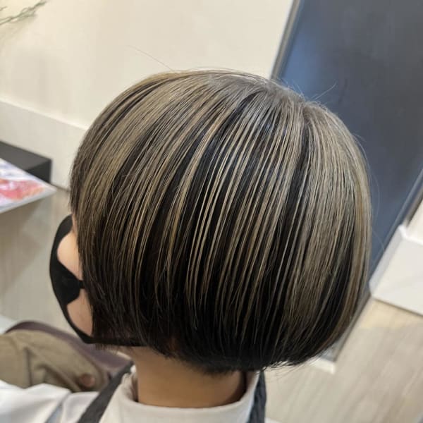 ★くびレイヤーエモージュ前髪マチルダボブインナーグレージュ