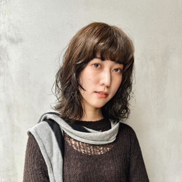 ミディアムのニュアンスパーマ|Anti Ours