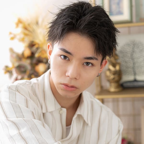 アップバング刈り上げ黒髪オーガニックカラー　ネイビーブラック