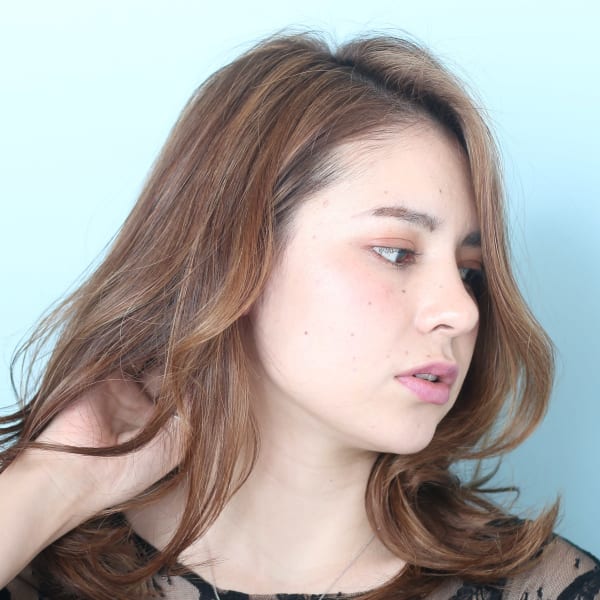 美髪イメチェンピンクブラウン切りっぱなしボブエアリーロング