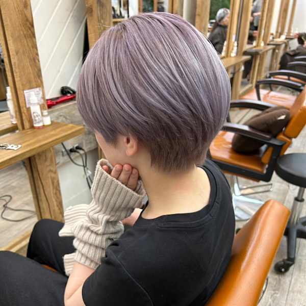 丸みショート×透明感パープルシルバー