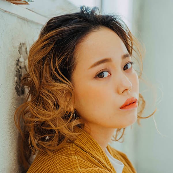 外国人風ミディアムスパイラルカール