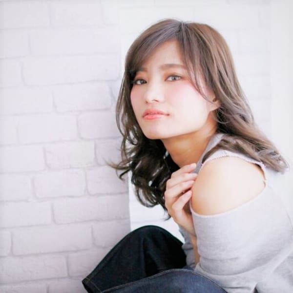 〈大人女性の愛されセミロング〉大人可愛い 小顔 とろみカール
