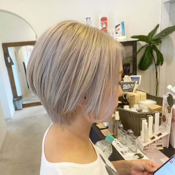 シルバーホワイト