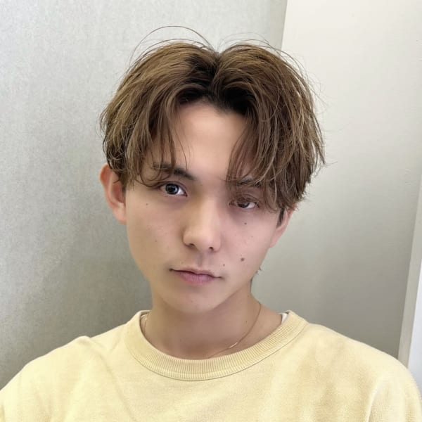 ツイストスパイラル波打ちスパイラルセンターパート刈り上げ束感