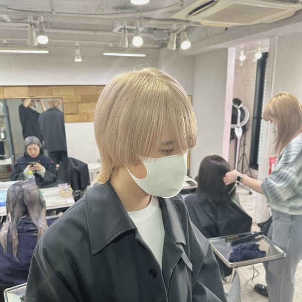 エアリー美髪ケアブリーチミルクティーカラー練馬所沢韓国