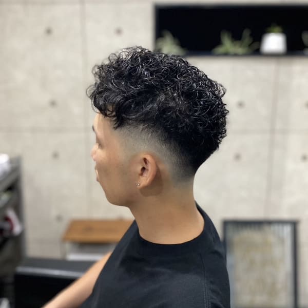 スペインカール×スキンフェード【岡崎スペインカール】|G&W