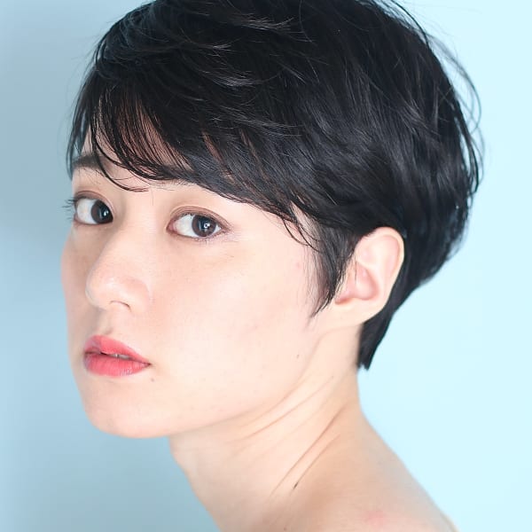 黒髪小顔美髪イメチェンピンクブラウン切りっぱなしボブショート