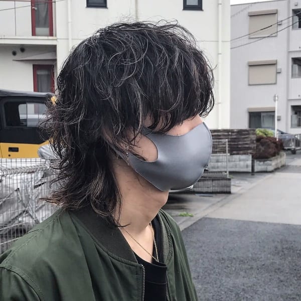 スパイラルパーマ×ミディアムウルフ